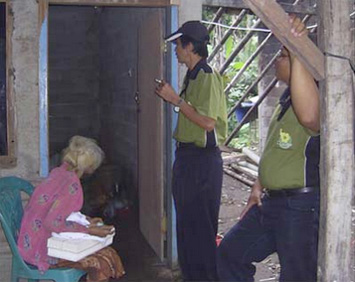 bazis-serahkan-bantuan-logistik-untuk-mbah-surip