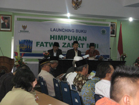 himpunan-fatwa-zakat-mui-buku-panduan-masyarakat-berzakat