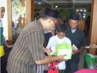 pemberian-bingkisan